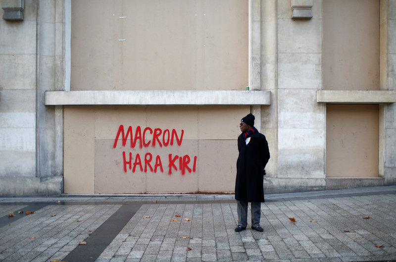 París reabre museos tras protestas de los 'chalecos amarrillos'