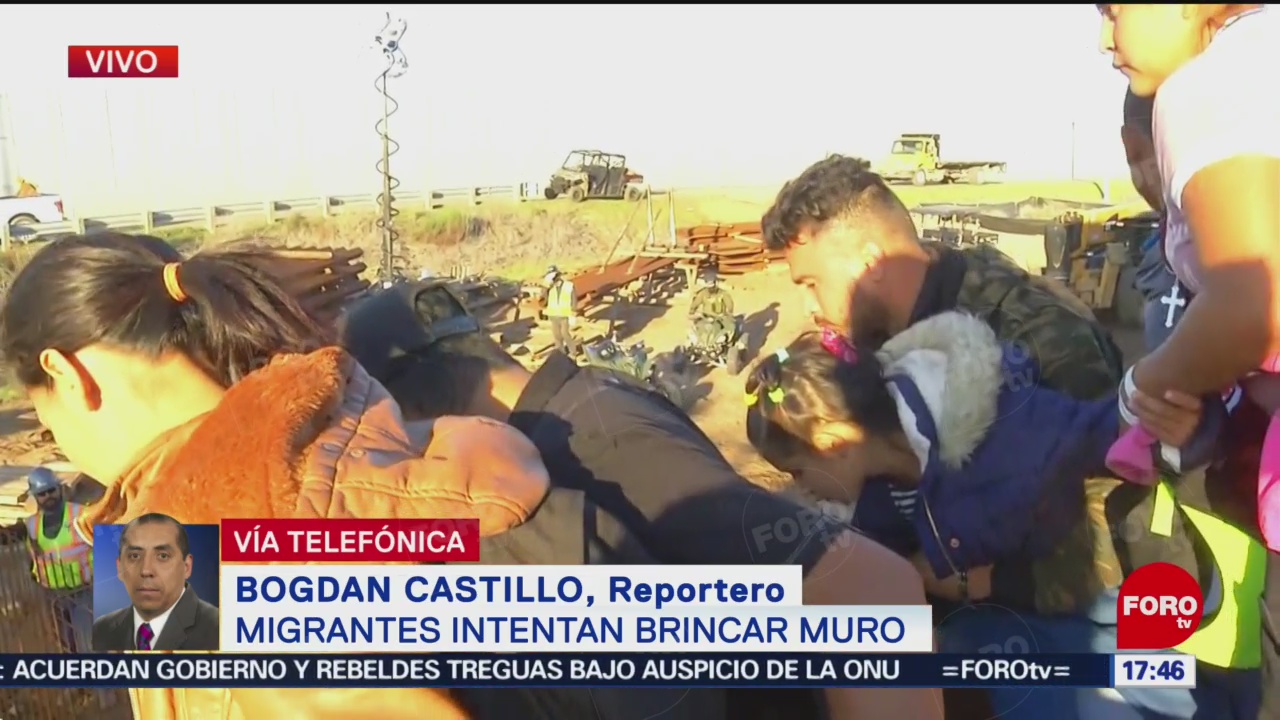 Migrantes hondureños intentan cruzar la frontera