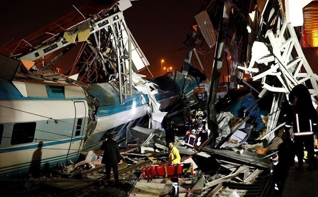 Accidente ferroviario en Turquía deja al menos cuatro muertos y 43 heridos