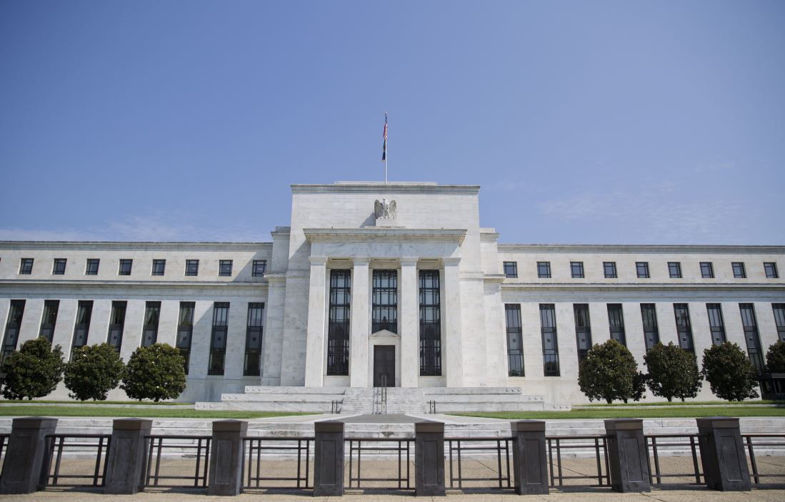 Trump presiona a la Fed antes de reunión, advierte no cometa 'nuevo error'