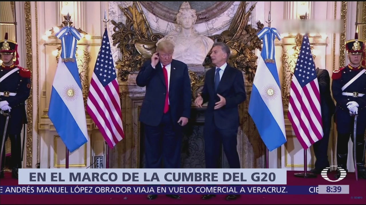 Trump tira al suelo aparato de interpretación simultánea de la Casa Rosada