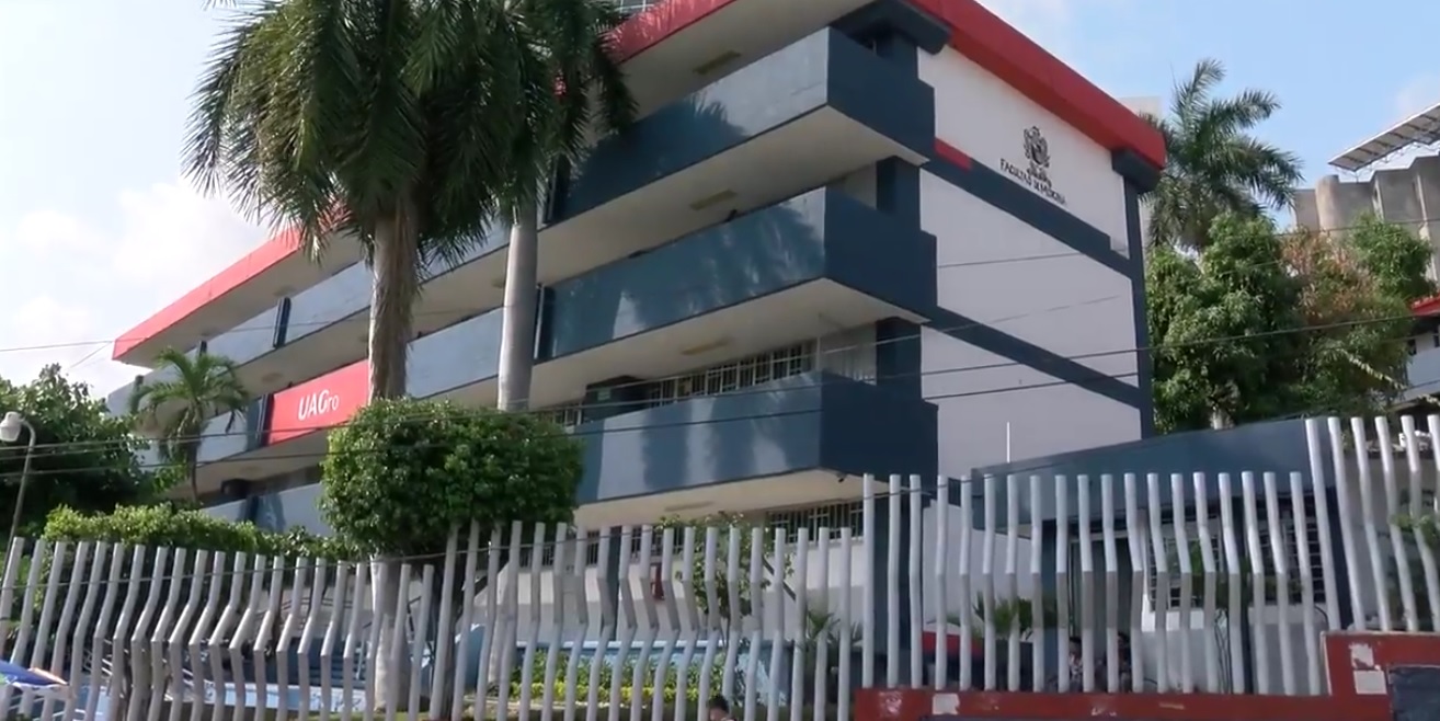 Escuelas de la Universidad Autónoma de Guerrero adelantan vacaciones por extorsiones