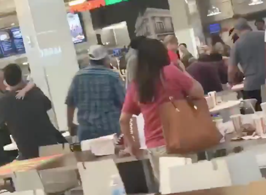 Video: Pelea en centro comercial deja 18 heridos