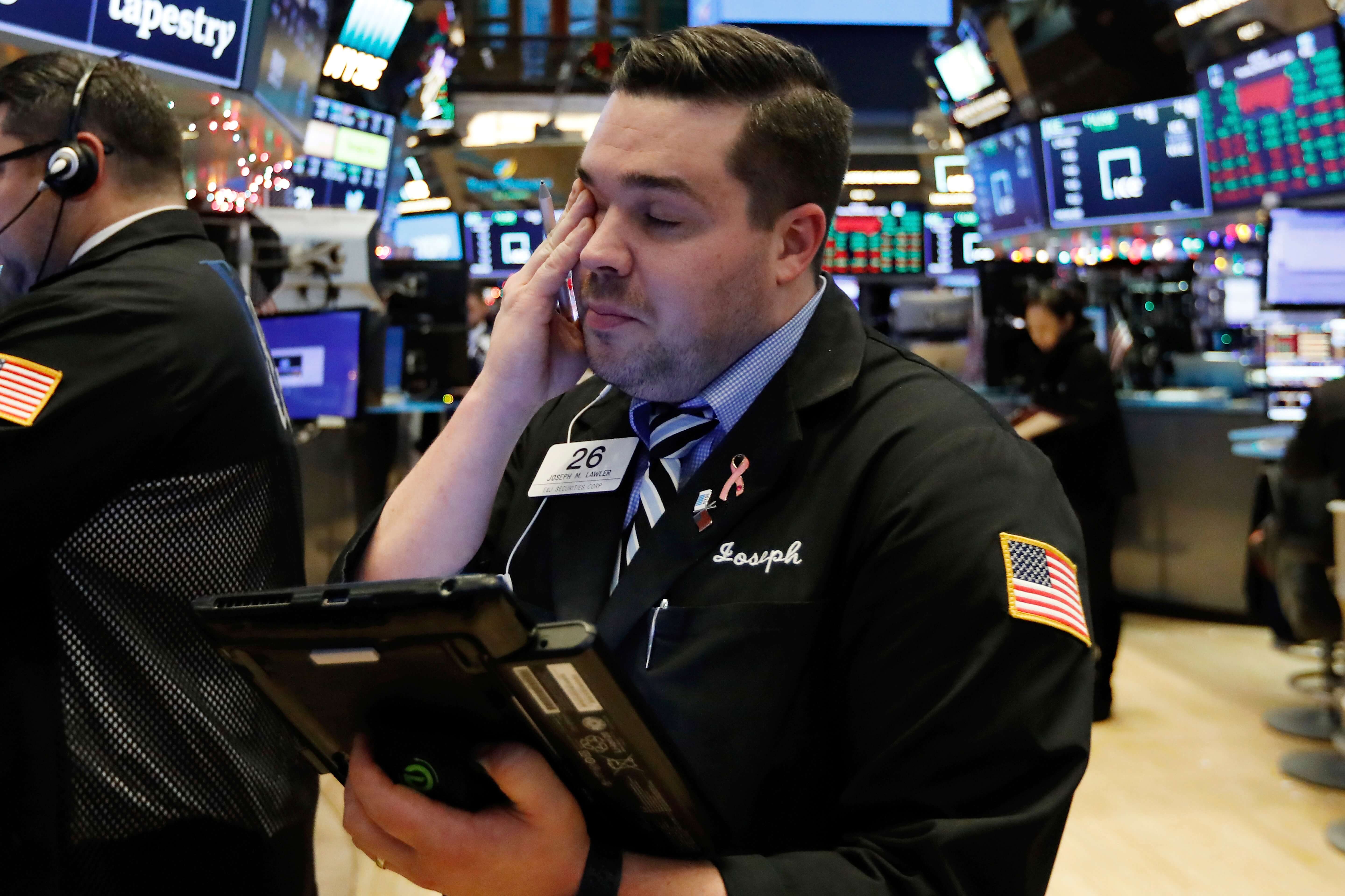 Wall Street revierte pérdida de media sesión cierra en verde