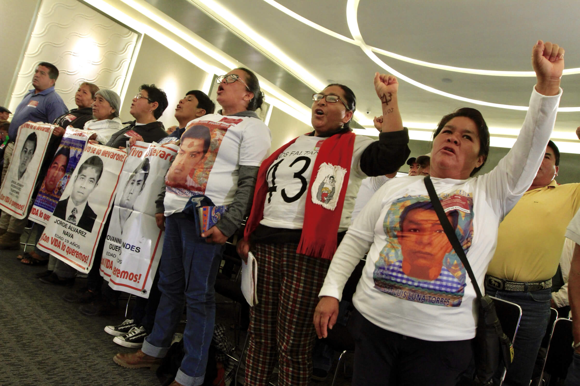 foto familiares deaparecidos ayotzinapa 15 enero 2018