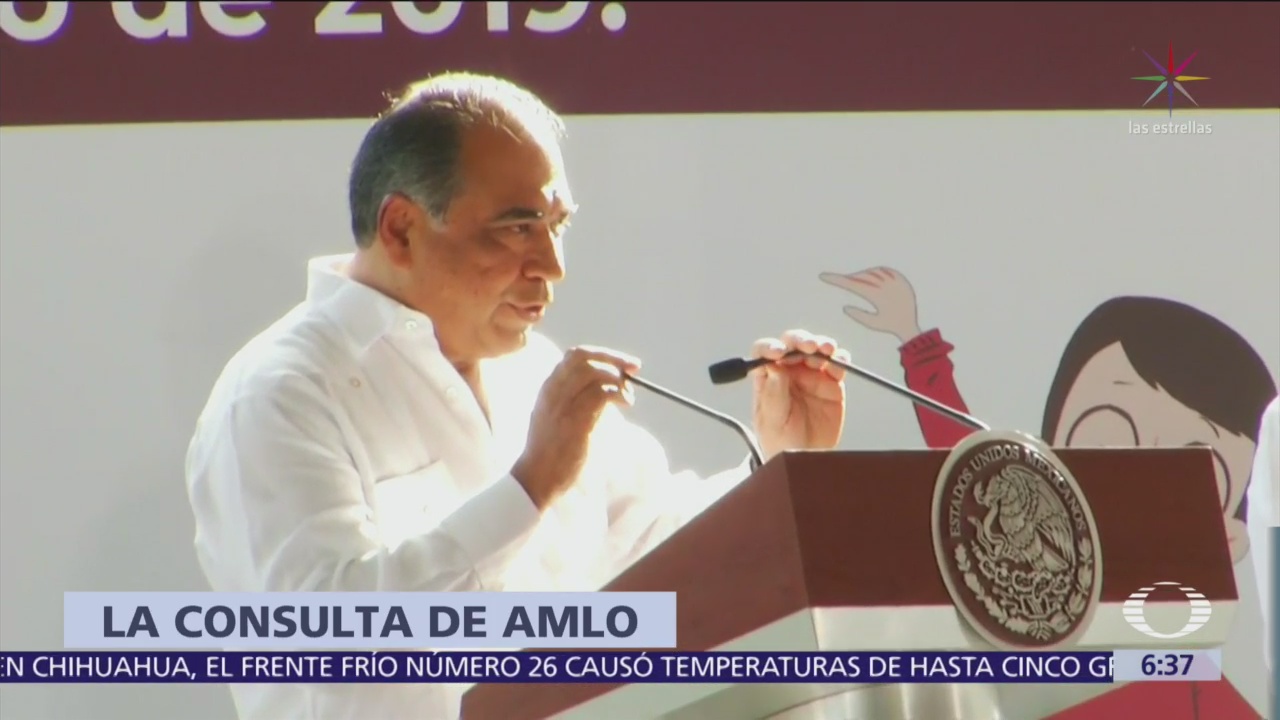 Abuchean a gobernador de Guerrero durante visita de AMLO