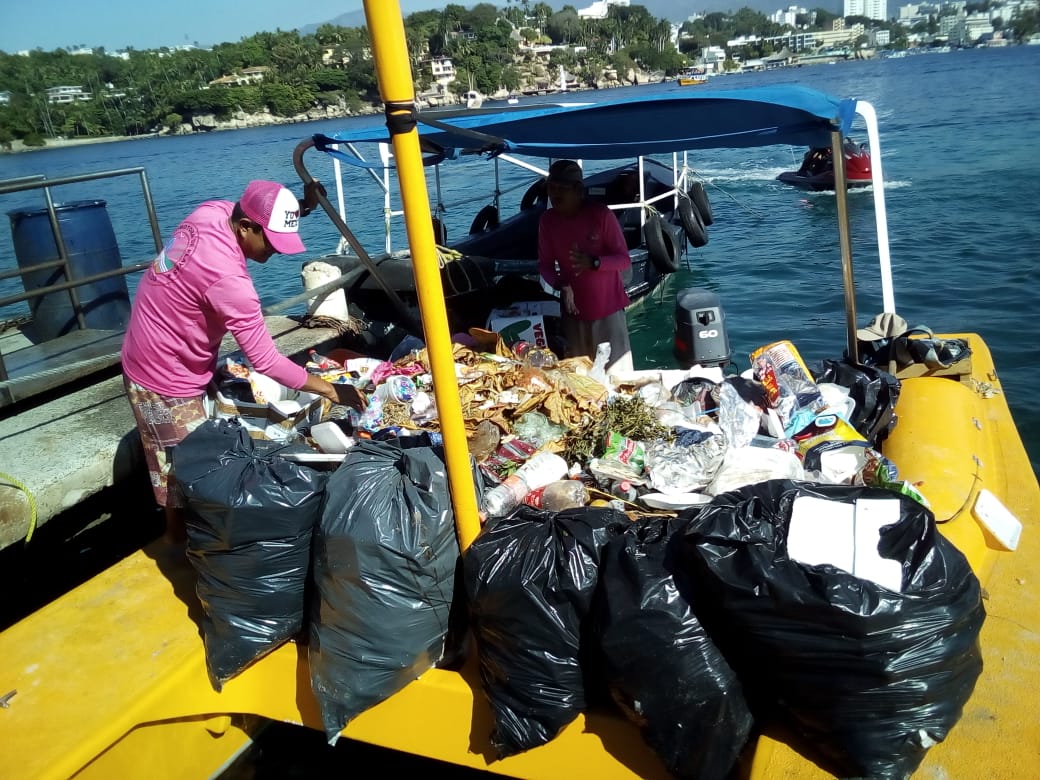 Aumenta recolección de basura por vacacionistas en Acapulco