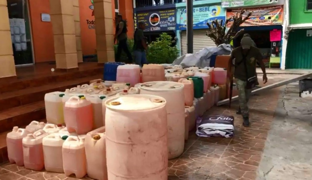 Chilpancingo: Detienen a 4 con 100 garrafas de gasolina
