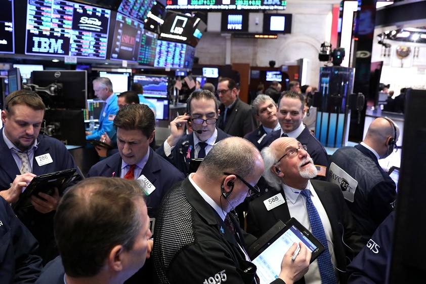 Wall Street cierra con ganancias y el Dow Jones sube 1.77%