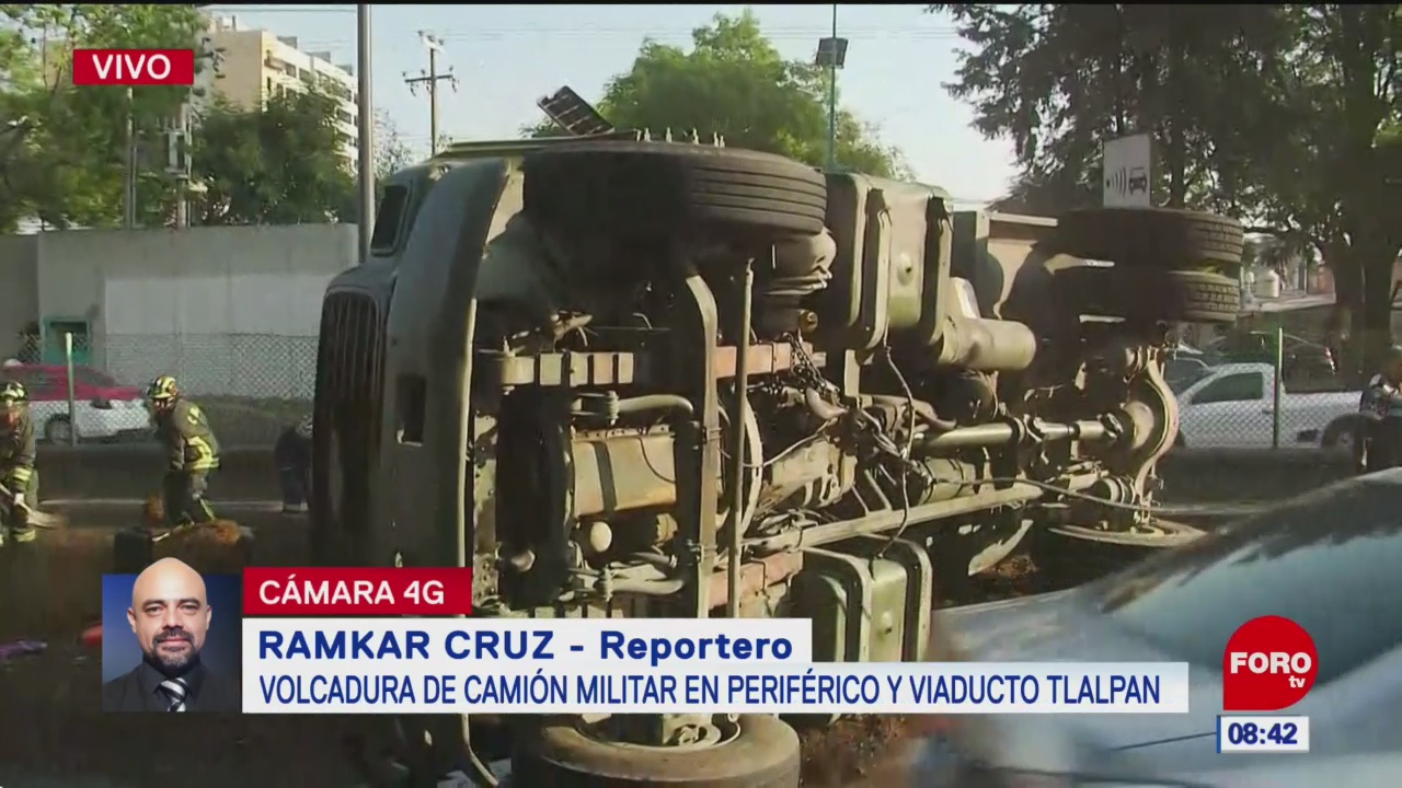 Camión militar vuelca en Periférico y Viaducto Tlalpan, CDMX