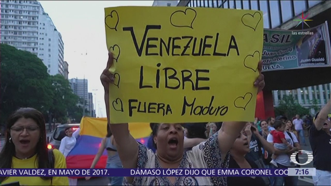 Celebran frente a embajada de Venezuela en México por Juan Guaidó