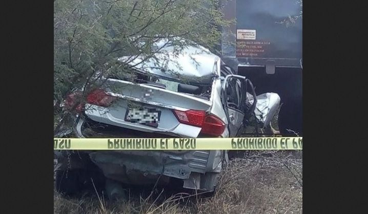 Foto: Tren arrastra vehículo en Tamaulipas, 30 de enero 2019. (www.tribuna.com.mx)