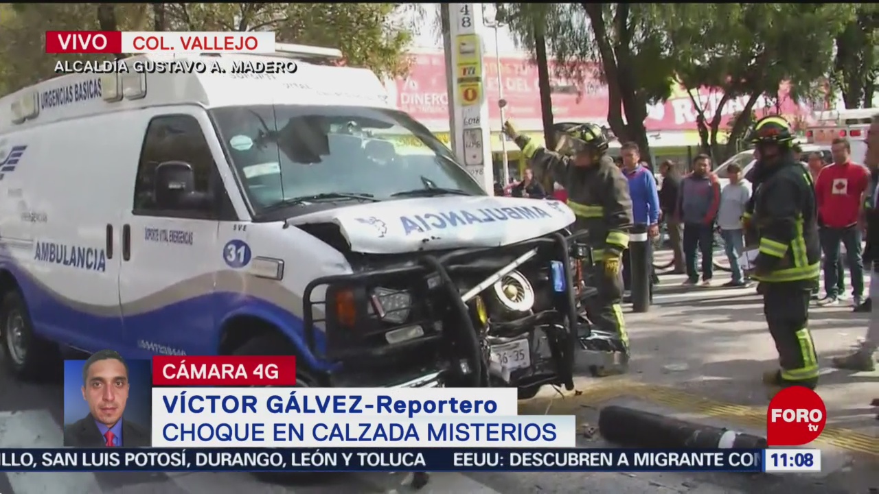 Choque entre ambulancia y taxi en Calzada de los Misterios, CDMX