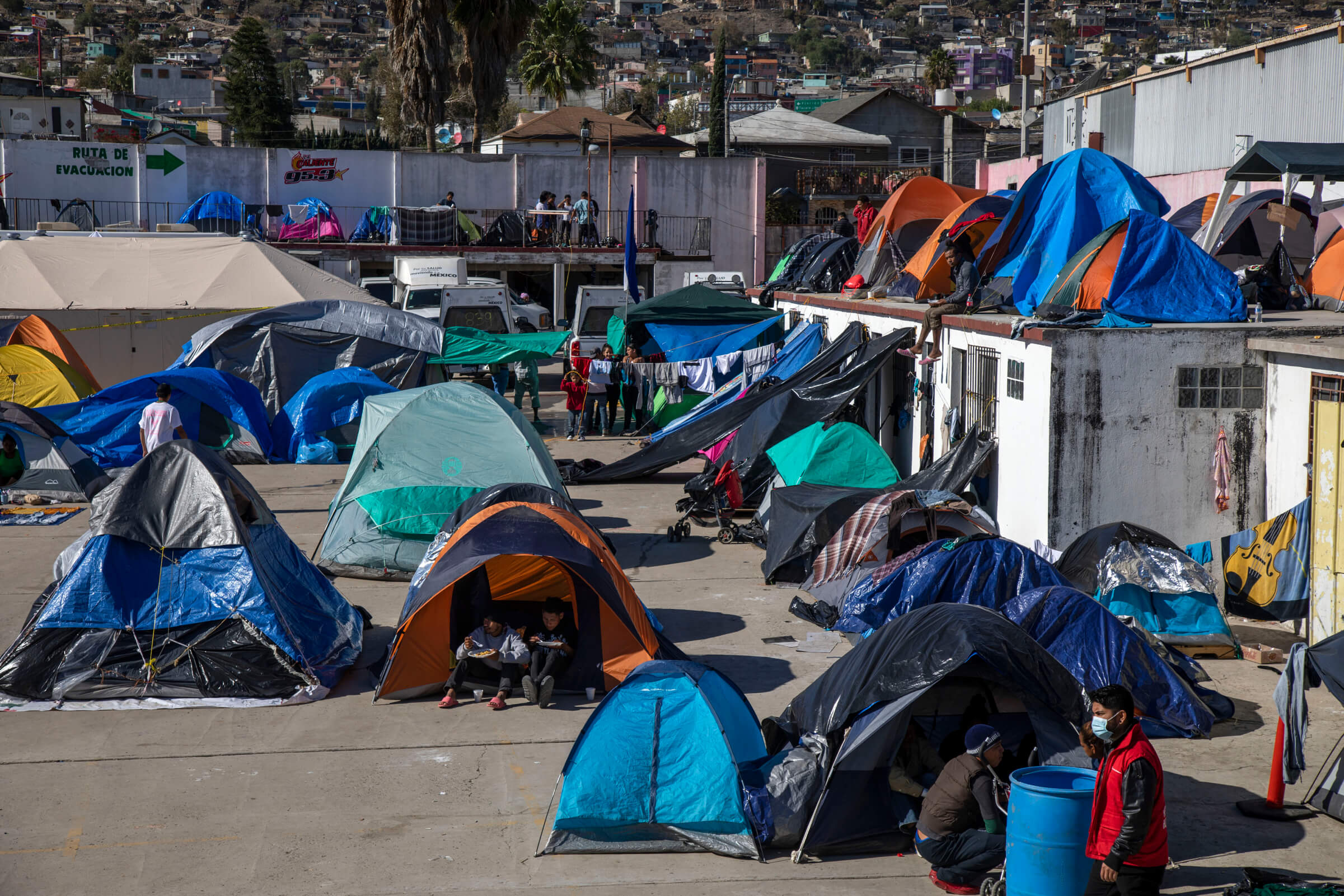 Cierran albergue para migrantes ‘El Barretal’ de Tijuana, Baja California