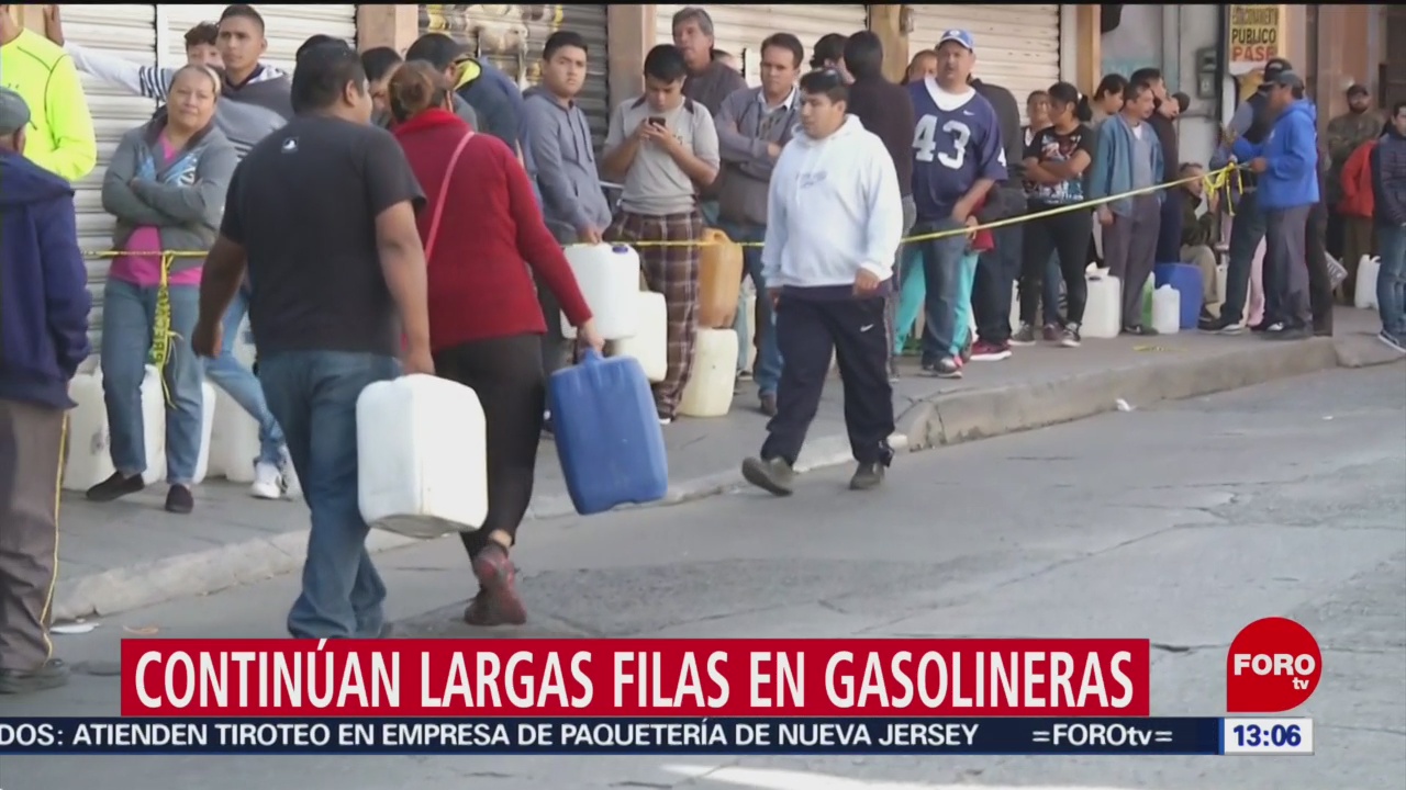Continúan largas filas en gasolineras de Guanajuato