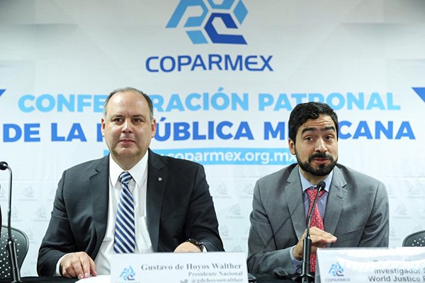 Coparmex advierte siguen problemas de abasto de combustible