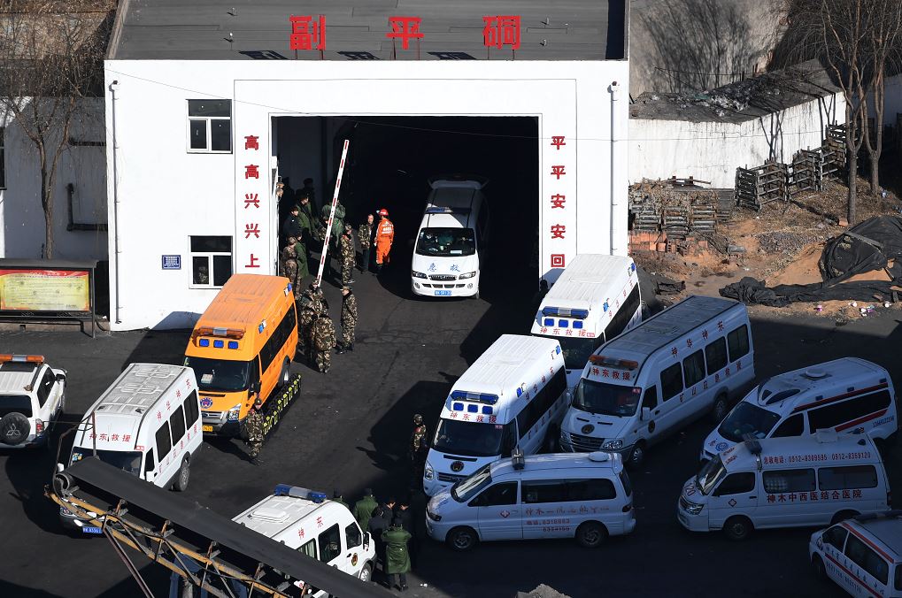 Mueren 21 trabajadores en accidente de mina de carbón china