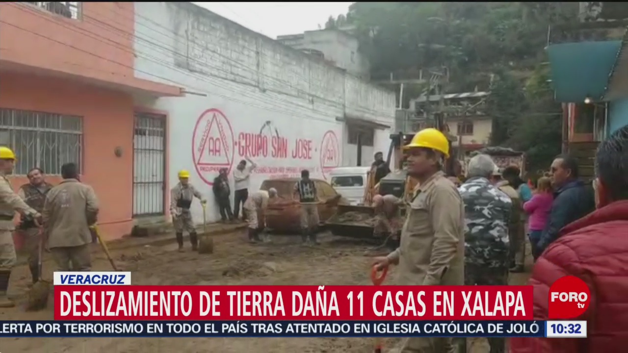 Deslizamiento de tierra daña 11 casas en Xalapa
