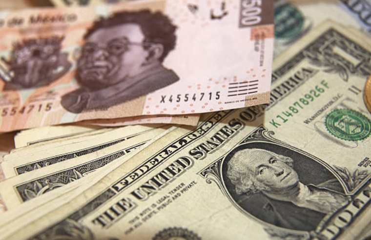 Dólar cierra en 19.73 pesos a la venta en ventanillas bancarias