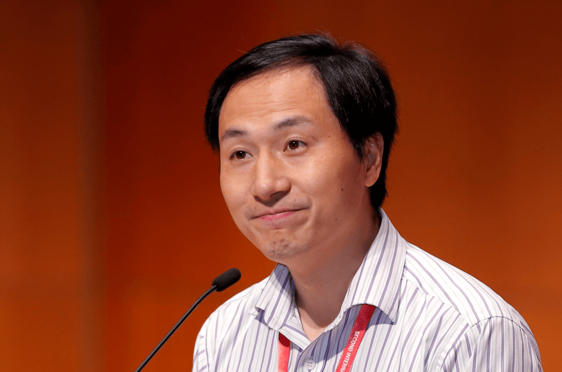Científico chino que modificó bebés es despedido