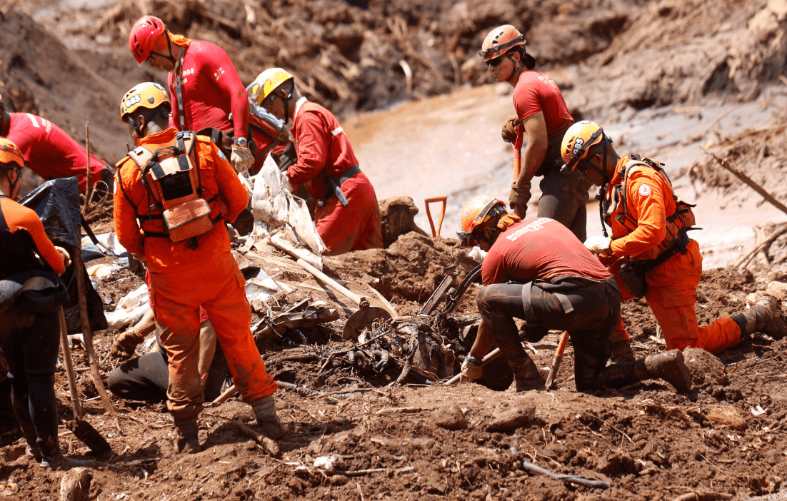 Foto: Equipos de rescate tras ruptura dique en mina de Brasil, 28 de enero 2019, Brumadinho, Brasil 