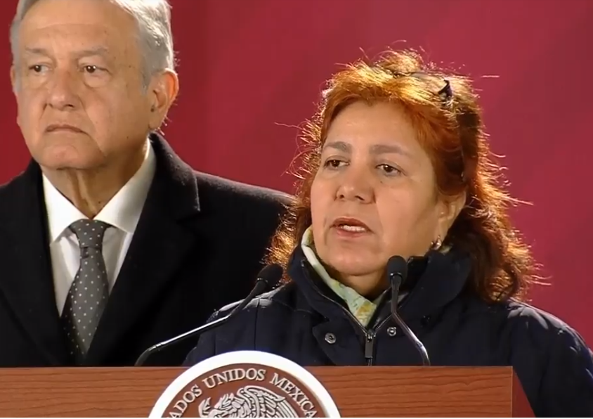 Foto: Griselda Triana y López Obrador durante conferencia de prensa, 25 enero 2019, Palacio Nacional, Ciudad de México