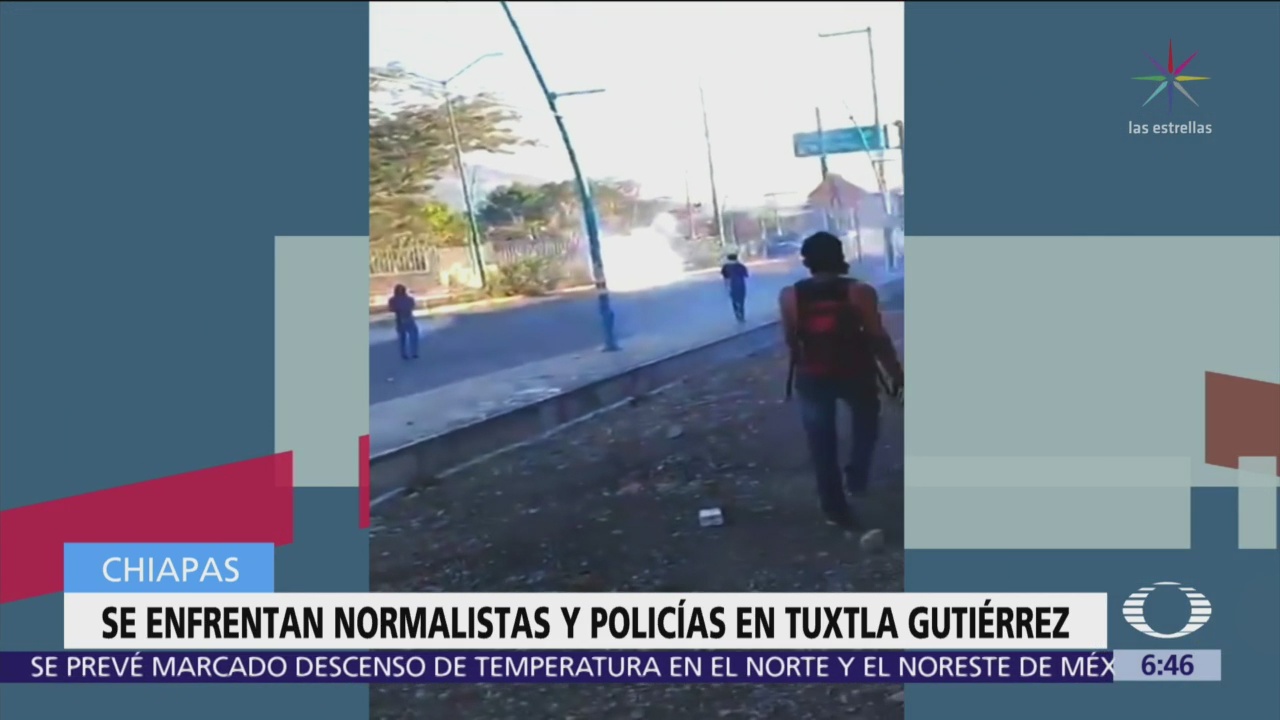Estudiantes normalistas se enfrentan a policías en Chiapas