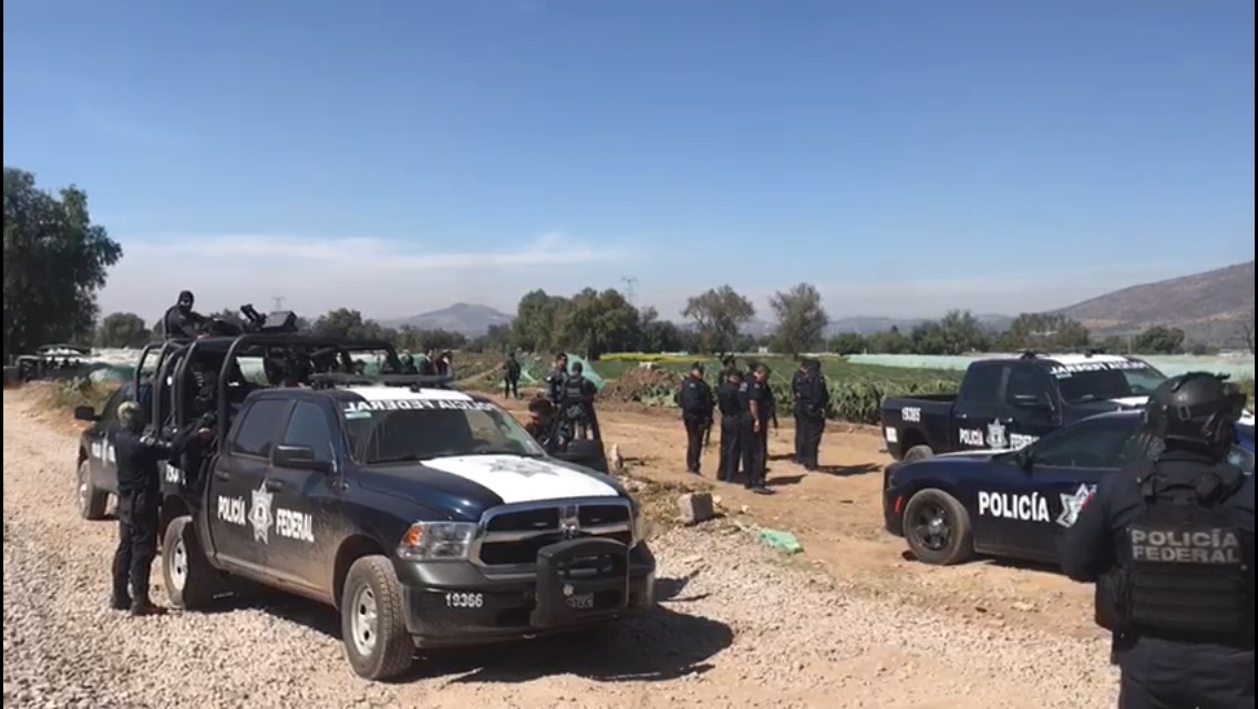 Federales enfrentan a huachicoleros en Cuautlancingo, Edomex