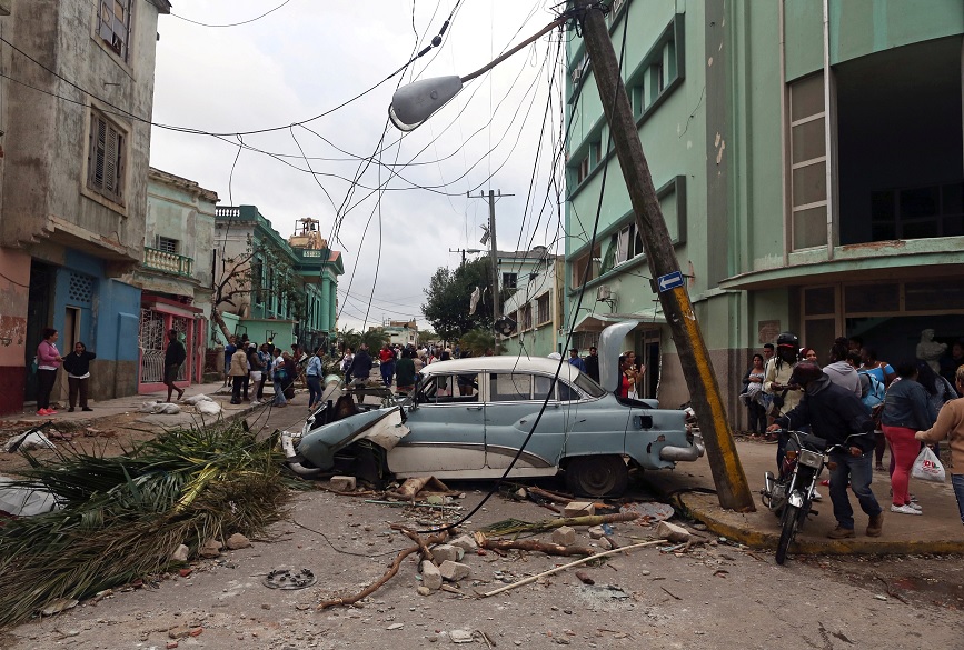 Suman 4 muertos y 195 heridos por tornado en Cuba