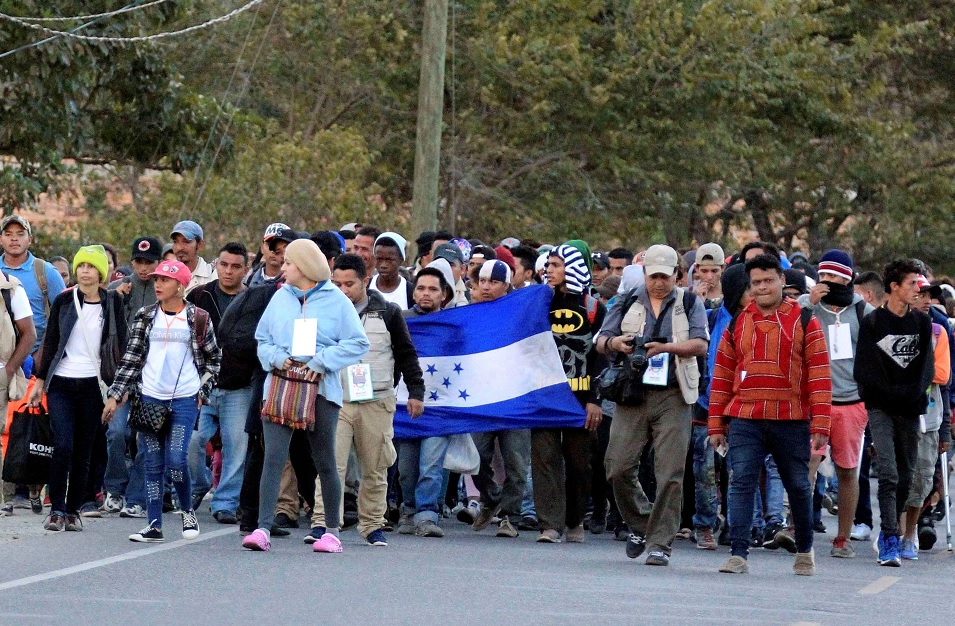 Honduras impide salir a 354 integrantes de caravana migrante