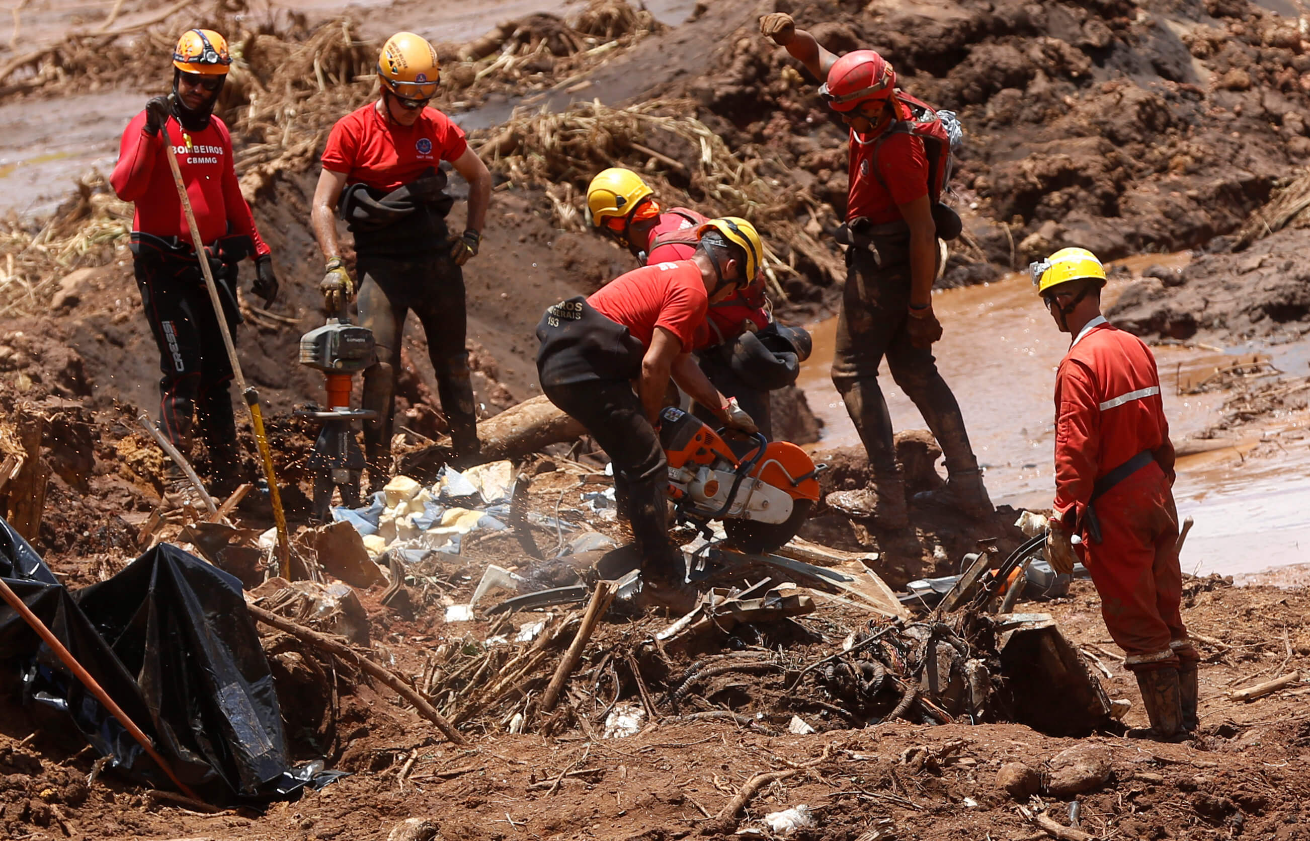 Foto: Rescatistas buscan a sobrevivientes tras accidente minero en Minas Gerais, Brasil, del 28 de enero del 2019