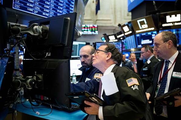 Wall Street cierra con ganancias y el Dow Jones sube 0.75 por ciento