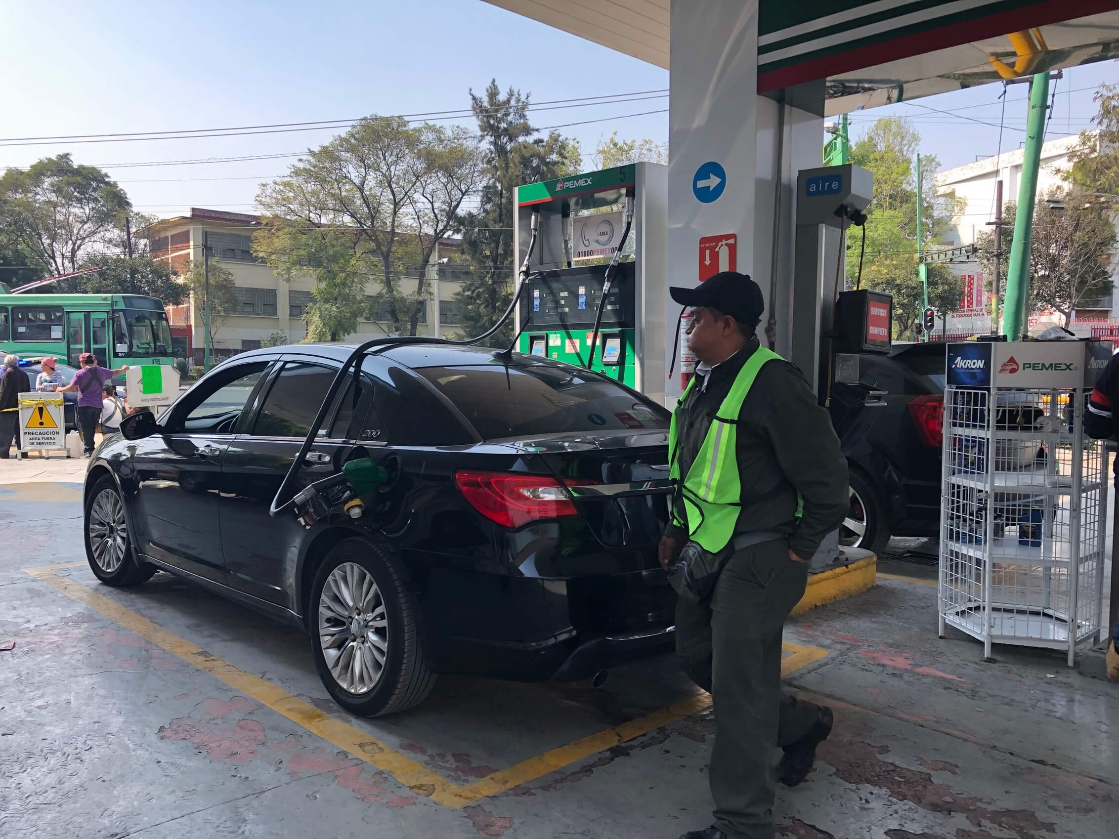 Locatel informa sobre gasolineras en servicio en la CDMX