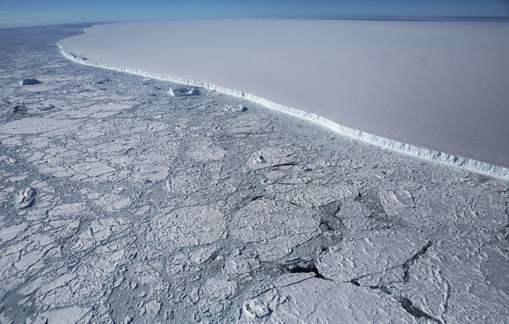 Hielo de Antártida se derrite más rápido que nunca, estudio