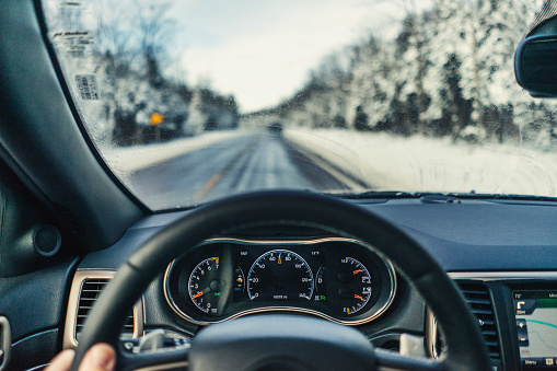 ¿Por qué debes calentar tu carro en invierno?