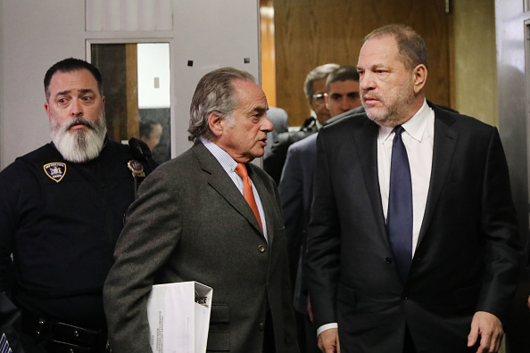 Abogado de Harvey Weinstein renuncia a defensa del cineasta