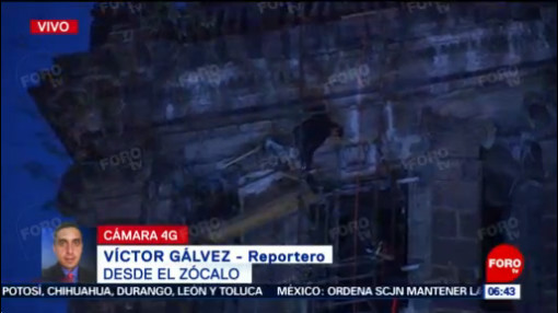 Hombre sube a cúpula de la Catedral del Zócalo CDMX