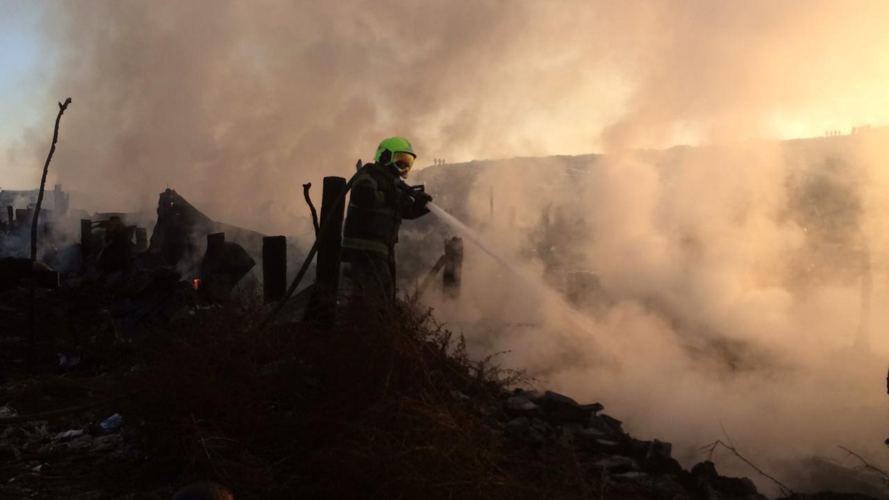 Incendio en Bordo de Xochiaca deja dos muertos