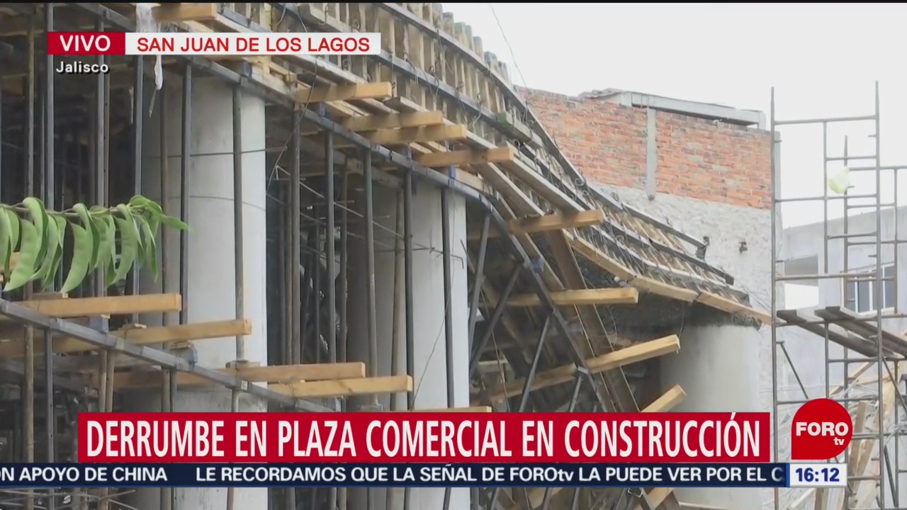 Investigan derrumbe en plaza comercial en construcción en Jalisco