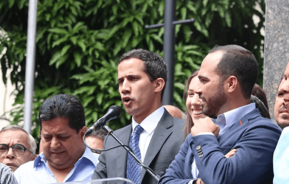 Juan Guaidó pide respaldo a militares por el bien de Venezuela