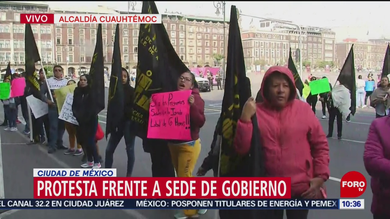 Manifestantes protestan frente a sede de Gobierno de la CDMX