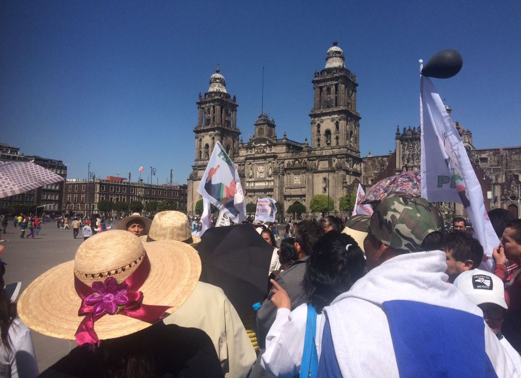 Foto: Con pancartas en mano, las personas externan su apoyo al presidente AMLO el 27 de enero de 2019 