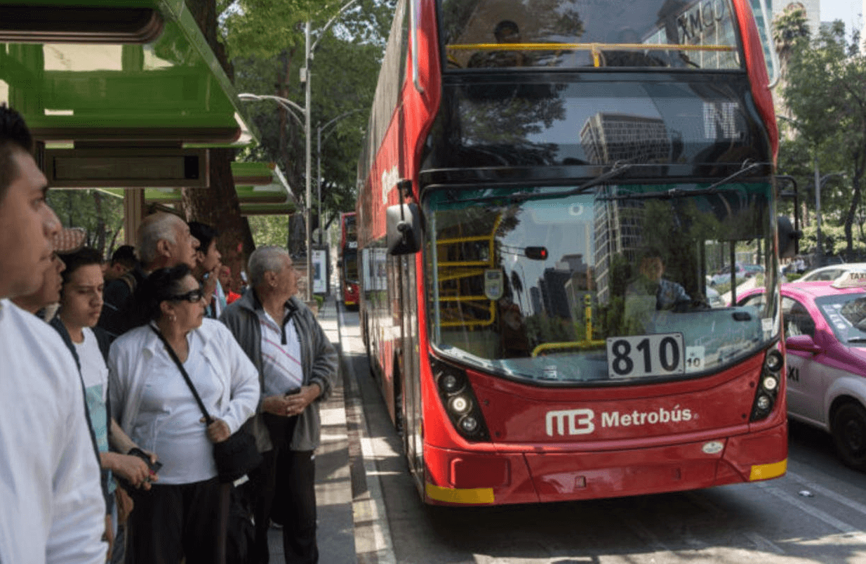 Metrobús Reforma, retiro de publicidad, INAH, Claudia Sheinbaum, Twitter, 25 enero 2019