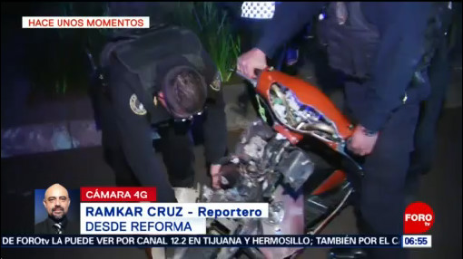 Microbús arrolla a motociclista en Paseo de la Reforma, CDMX