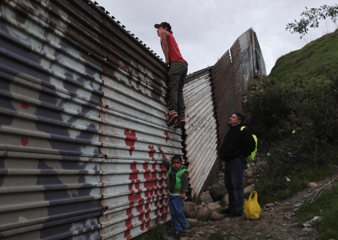 A nadie le gusta un muro, dice embajadora Martha Bárcena