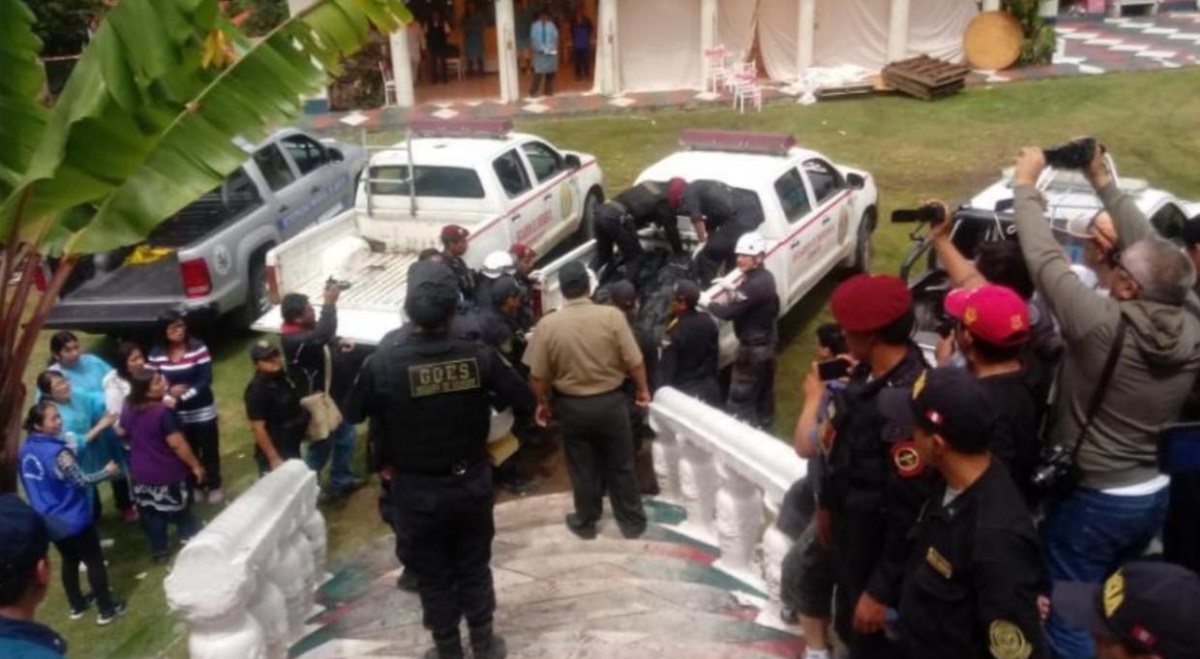 Foto: Autoridades de Perú realizan labores de búsqueda en escombros de un hotel, Lima, Perú, 27 de enero de 2019 (Twitter: @indeciperu)