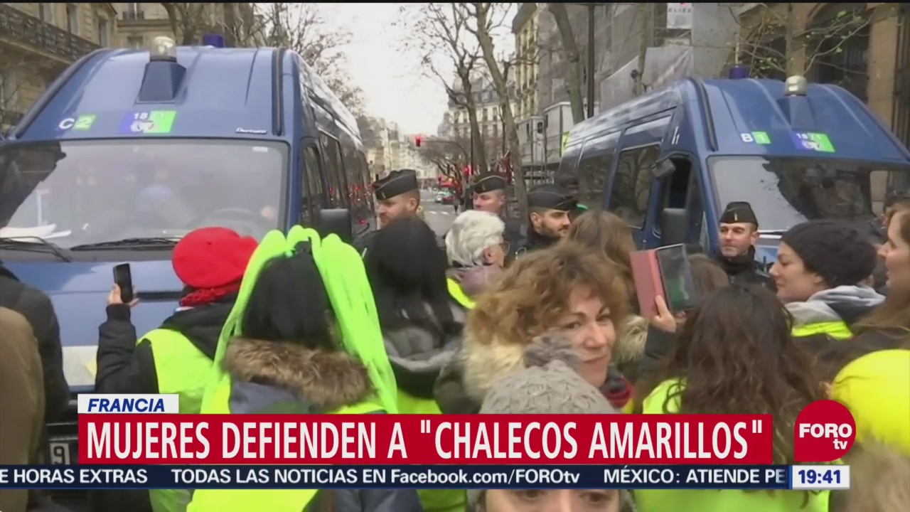 Mujeres de ‘chalecos amarillos’ protestan en Francia