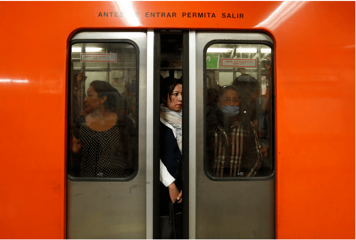 Foto: Mujeres en el Metro de la CDMX, 16 de junio 2017, Ciudad de México