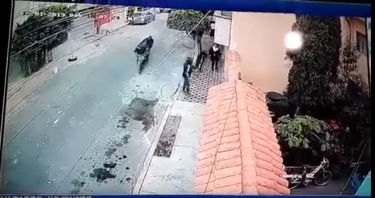 Video: Intentaron asaltar a dos mujeres en Ciudad Neza y terminan correteados por sus víctimas