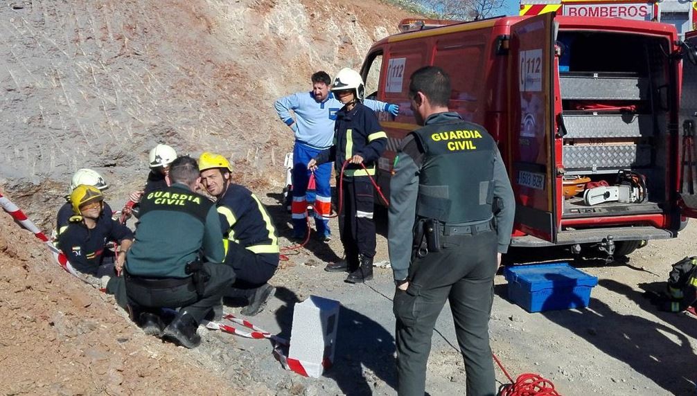 Niño atrapado en pozo en Málaga podría tardar días en ser rescatado